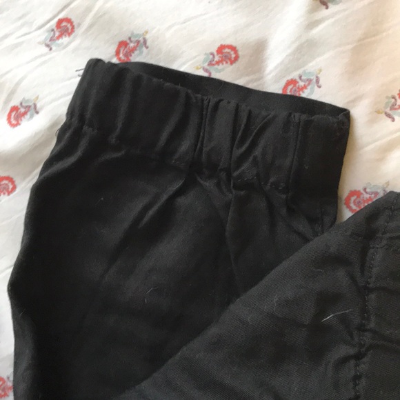 Black flowy sinched pants - Picture 2 of 3